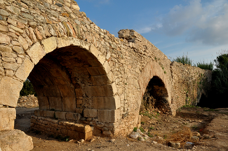 Aqüeducte romà al pont de la Caixes a Constantí ***