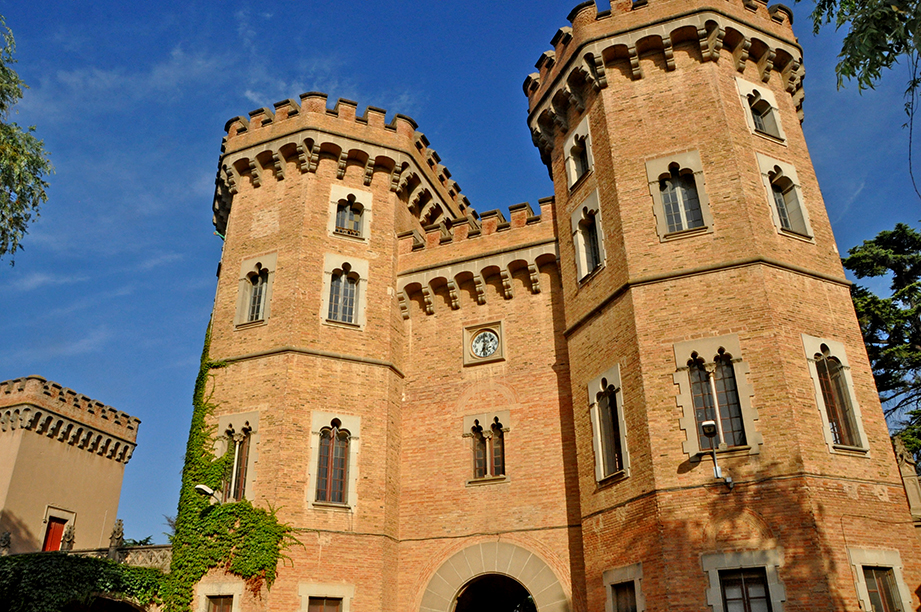 Castell de can Taió a Santa Perpètua de Mogoda ***
