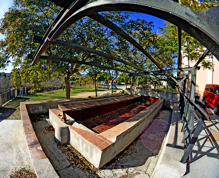 Safareig públic d'El Milà