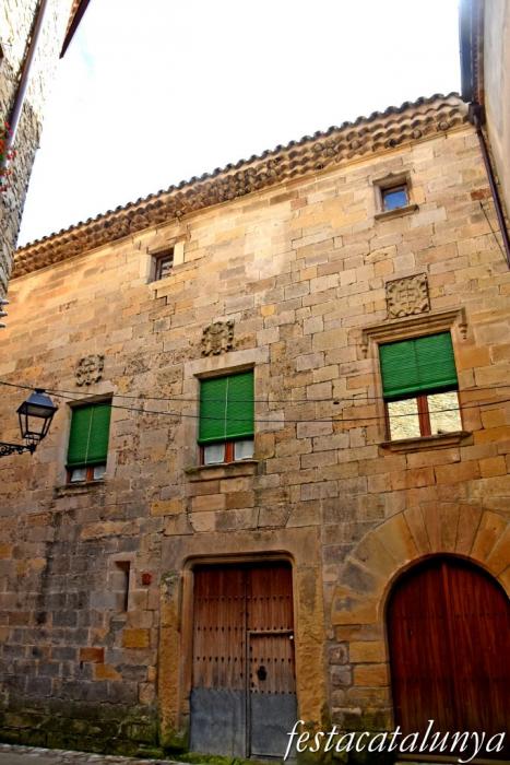 Conesa - Cal Gallard o Casa Delmera de Santes Creus