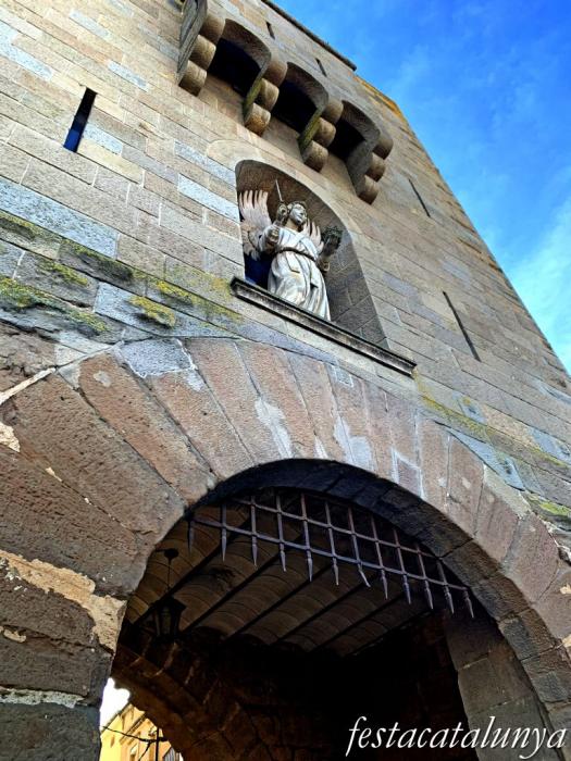 Guissona - Portal de l'Àngel i Muralla 