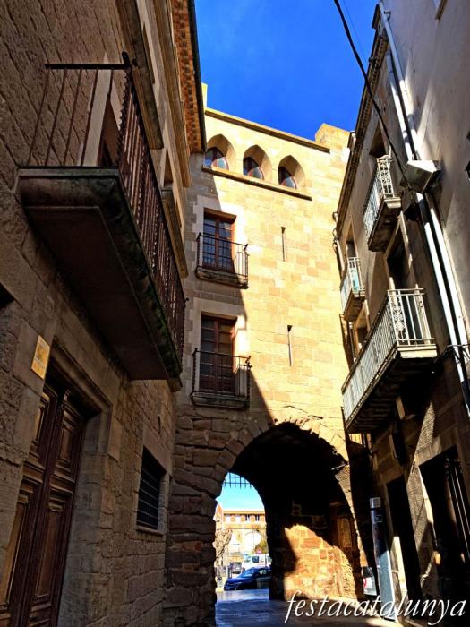 Guissona - Portal de l'Àngel i Muralla 