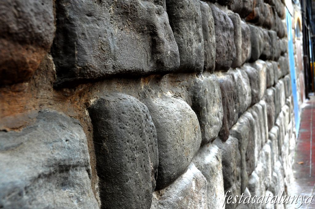 Guissona - Portal de l'Àngel i Muralla 