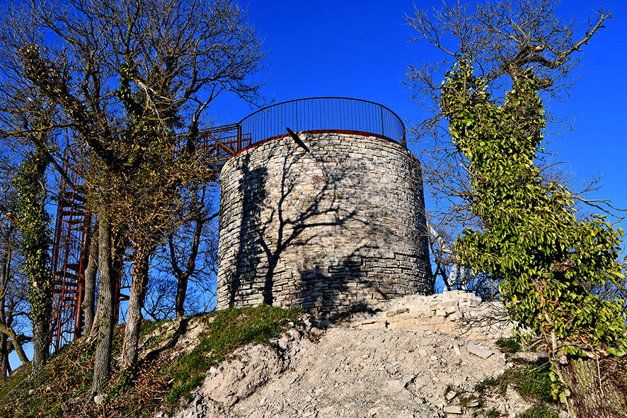 Torre de Vilalta a Sant Guim de Freixenet ***