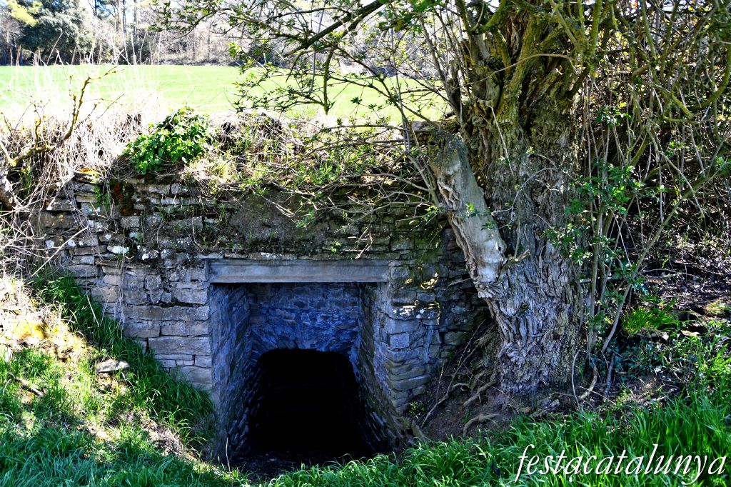 Sant Guim de Freixenet - Abeuradors i Font dels Pastors de Sendomi 