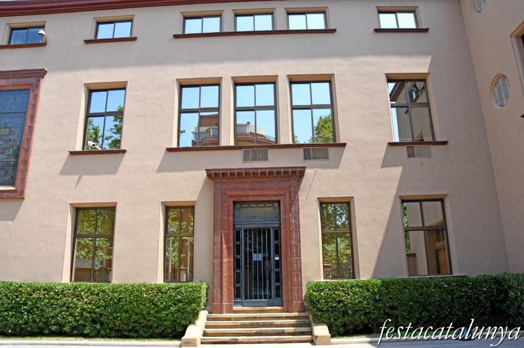 Gavà - Edifici de la fàbrica Roca Radiadors a Gavà