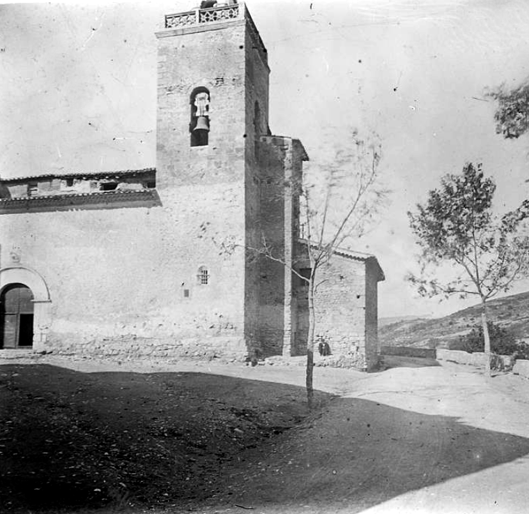 Pont d'Armentera, El - Església parroquial de Santa Magdalena any 1919 (Foto: Josep Salvany. Biblioteca de Catalunya)