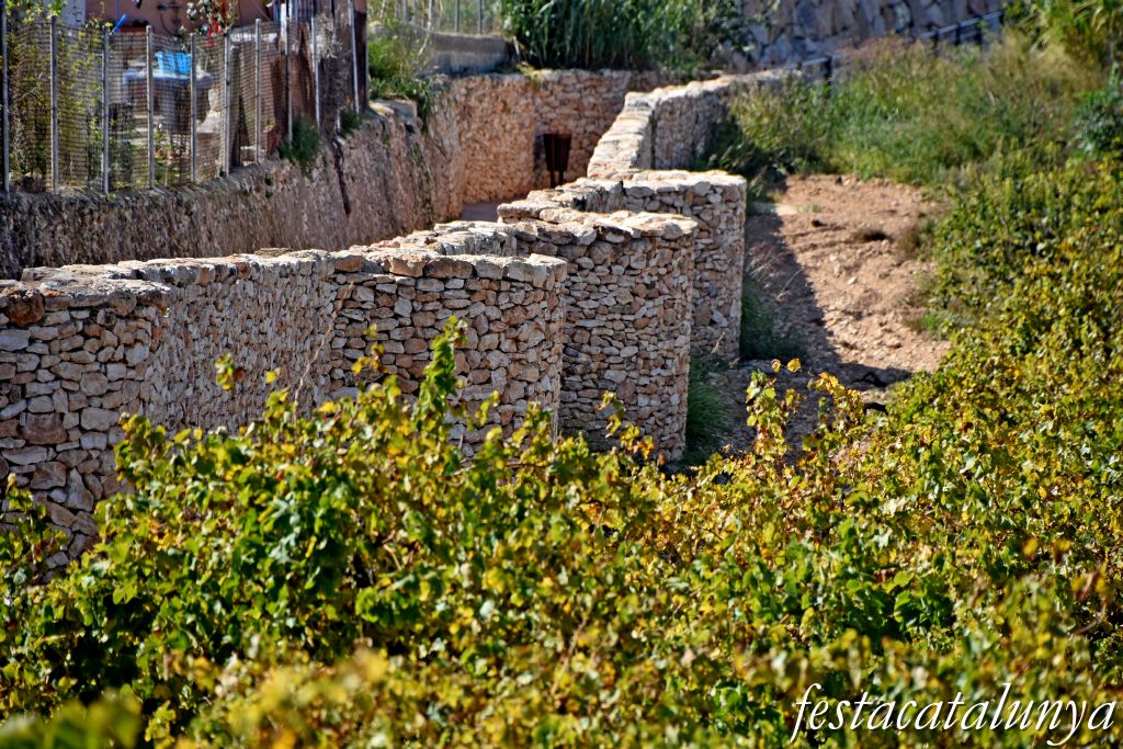 Puigpelat - Camí de l'aigua de la mina de l'arquebisbe 