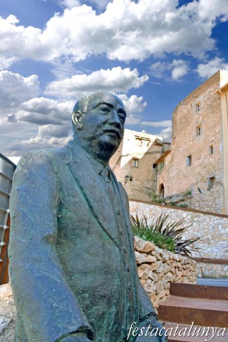 Puigpelat - Escultura de Joan Plana 