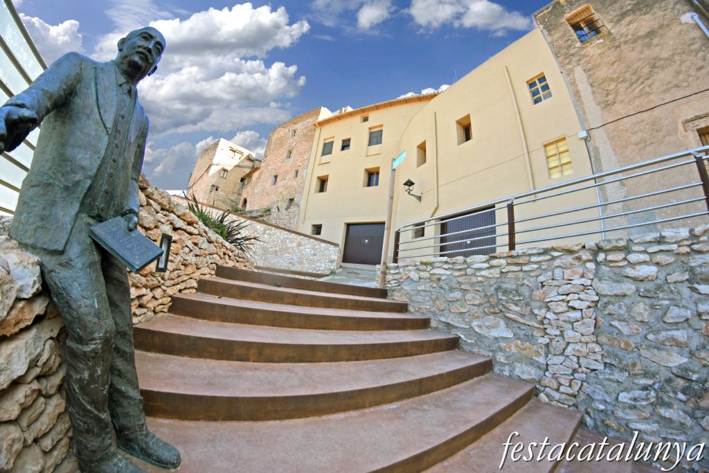 Puigpelat - Escultura de Joan Plana 