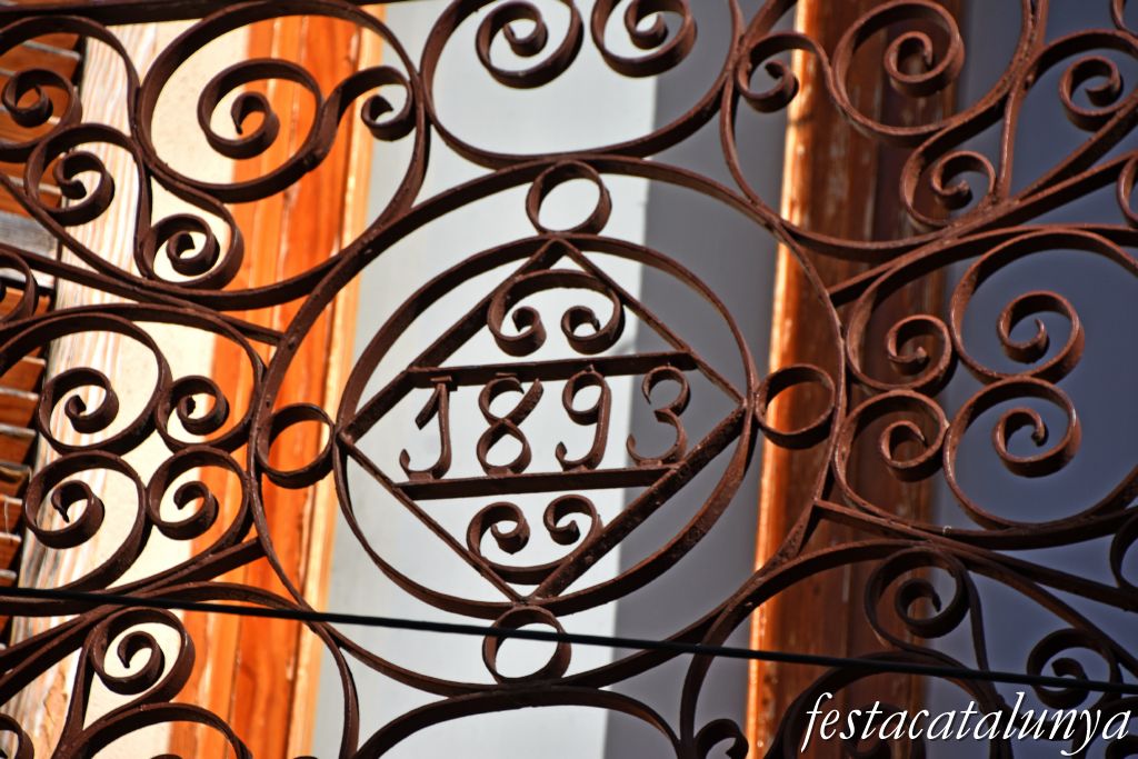 Puigpelat - Passejada pel nucli històric, voltes i muralles 