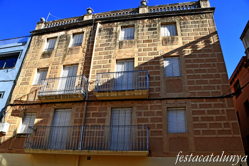 El Pont d'Armentera - Vila Closa - Casa de la Plaça del Pou 