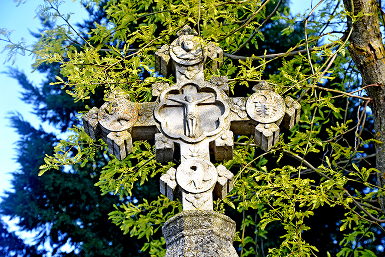 Creu de terme gòtica de Sant Martí Sesgueioles