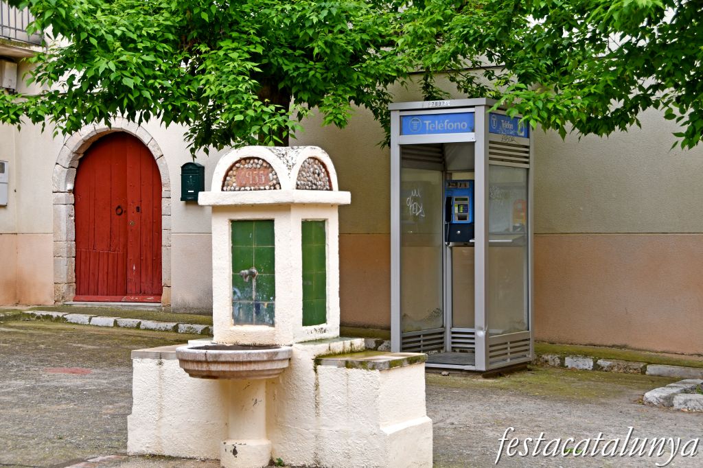 Nulles - Nucli històric - Plaça de l'Església 