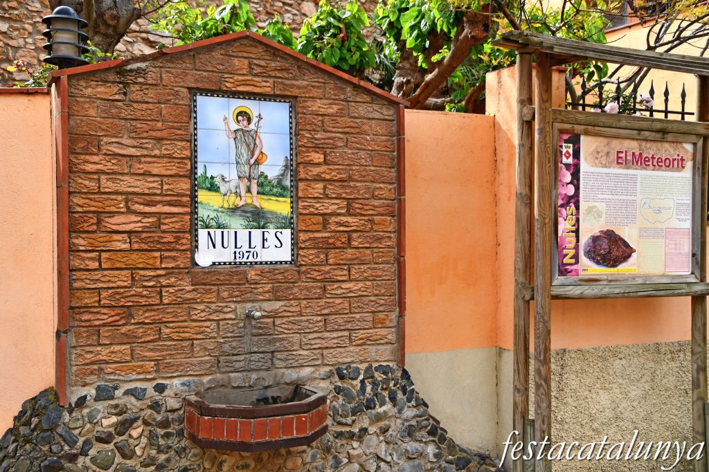 Nulles - Nucli històric - Plaça del Portal