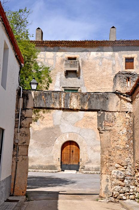 Palau Gralla de Torre-ramona ***