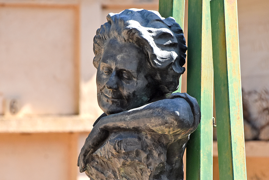 Tomba de Mercè Rodoreda a Romanyà