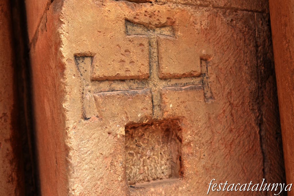 Santpedor - Església parroquial de Sant Pere d'Or - Portalada 
