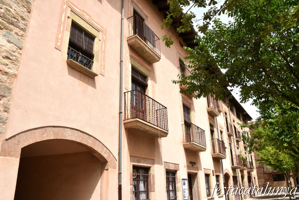 Santpedor - Ca l'Arola a la Plaça Gran 