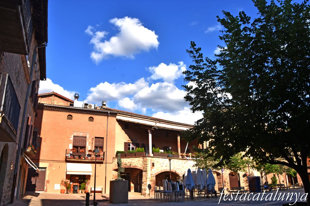 Santpedor - Cal Be o ca la Maria Espinalt, actual Ajuntament a la Plaça Gran 