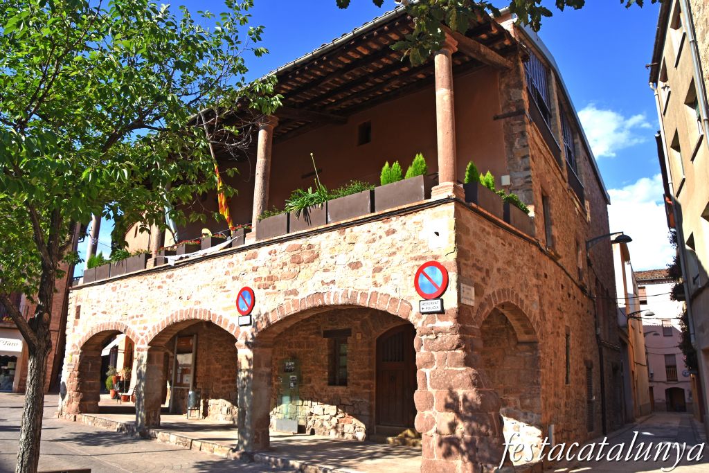 Santpedor - Cal Be o ca la Maria Espinalt, actual Ajuntament a la Plaça Gran 