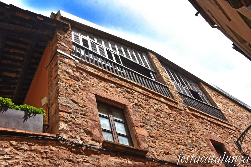 Santpedor - Cal Be o ca la Maria Espinalt, actual Ajuntament a la Plaça Gran 