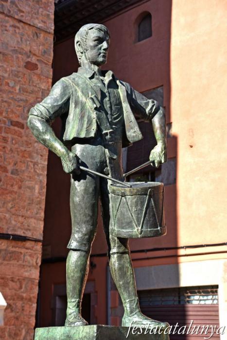 Santpedor - Monument al Timbaler a la Plaça Gran 