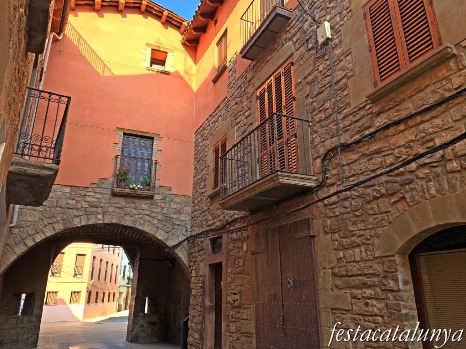 Santpedor - Portal de les Verges, de Vic, de la Font o del cal Quatre 