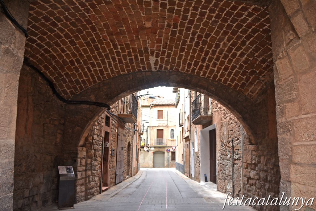 Santpedor - Portal de les Verges, de Vic, de la Font o del cal Quatre 