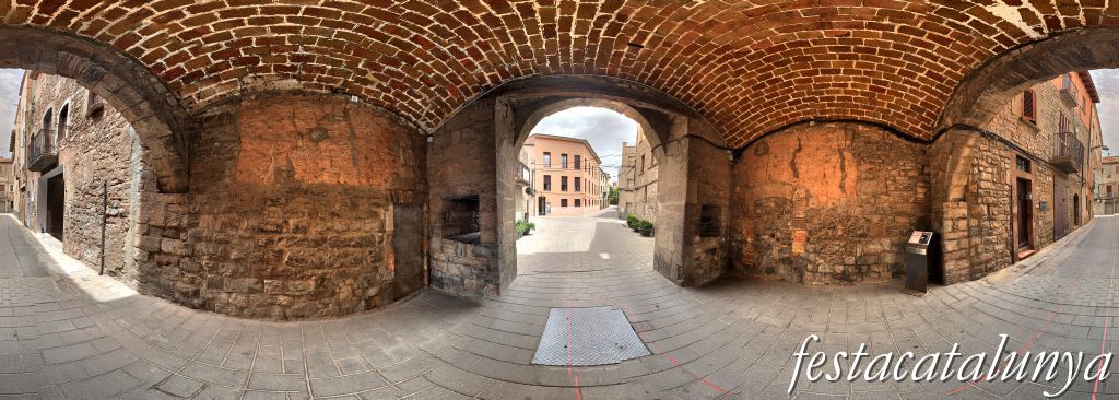 Santpedor - Portal de les Verges, de Vic, de la Font o del cal Quatre