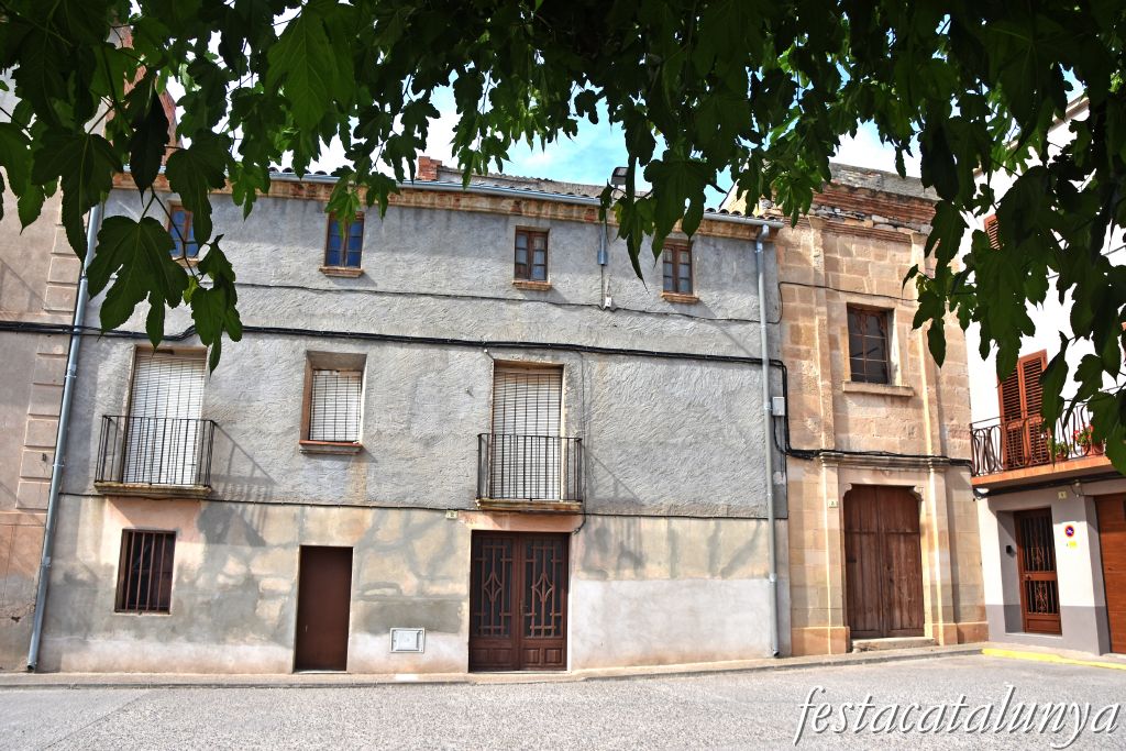 Anglesola - Antic convent i escoles de les monges Carmelites 