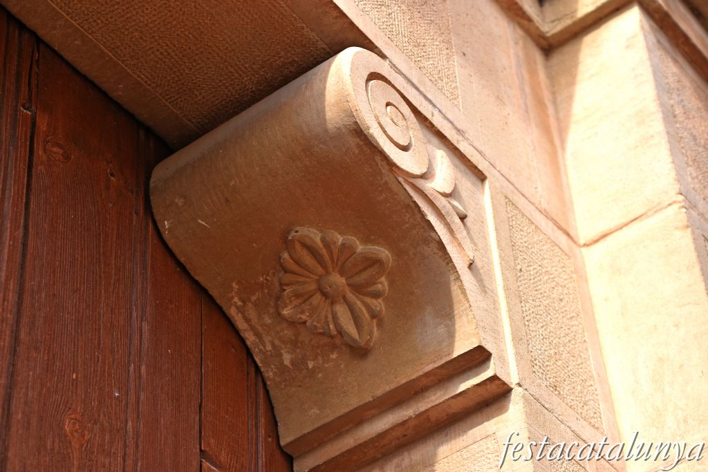 Anglesola - Antic convent i escoles de les monges Carmelites 