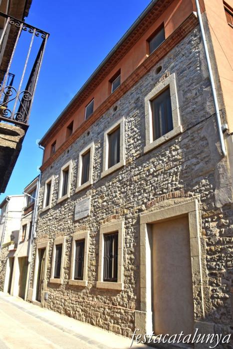 Anglesola - Antiga escola de la Santa Creu, les escoles velles 