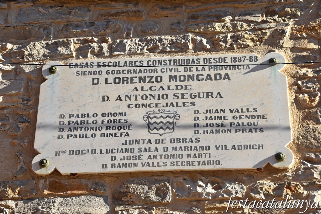 Anglesola - Antiga escola de la Santa Creu, les escoles velles 