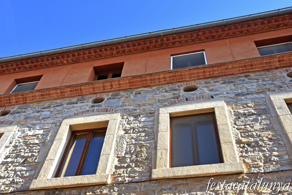 Anglesola - Antiga escola de la Santa Creu, les escoles velles