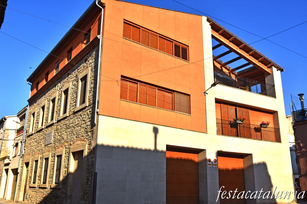 Anglesola - Antiga escola de la Santa Creu, les escoles velles 