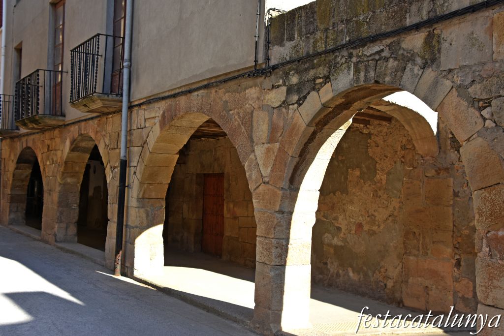 Anglesola - Porxos del carrer Major