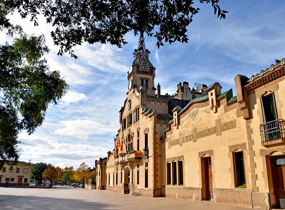 Ajuntament i antigues escoles de les Franqueses del Vallès