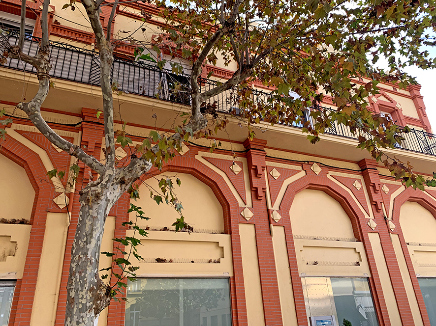 3 Cinema en bicicleta. Antic Cinema Royal a Montmeló