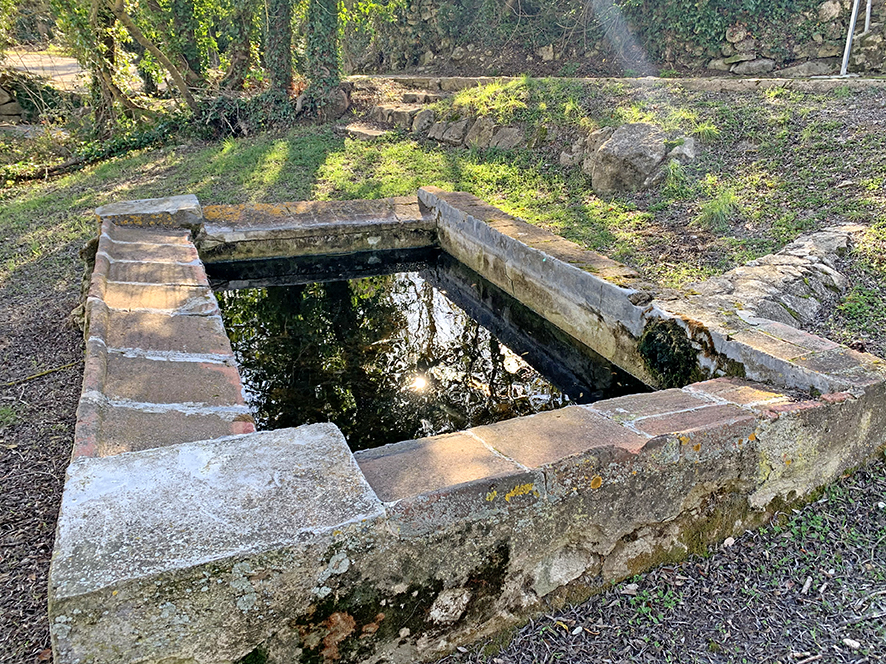 Font i safareigs de l'Aixàvega