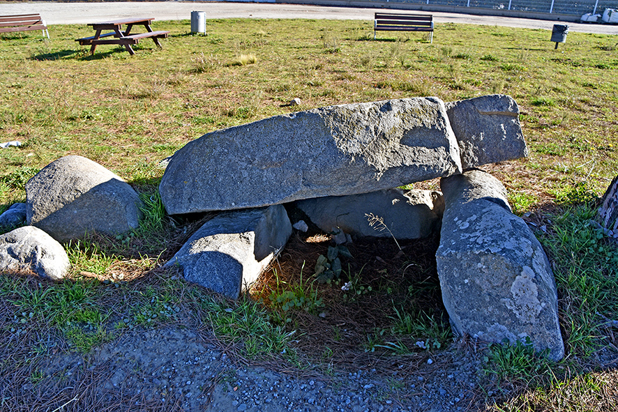 Dolmen de Pedra Arca de Vilalba Sasserra ***