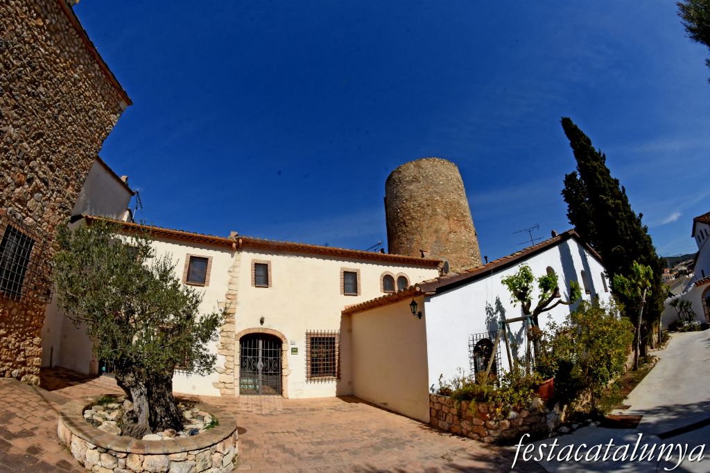 Avinyonet del Penedès - Torre medieval de l'Arboçar
