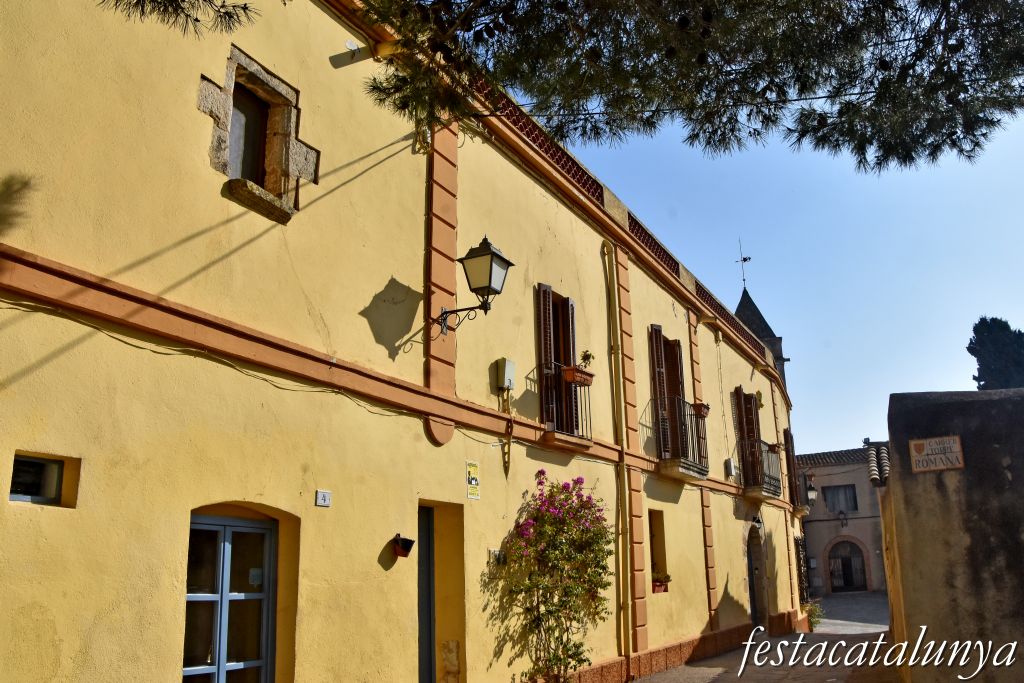 Avinyonet del Penedès - Poble de les Gunyoles (Cal Mestre)