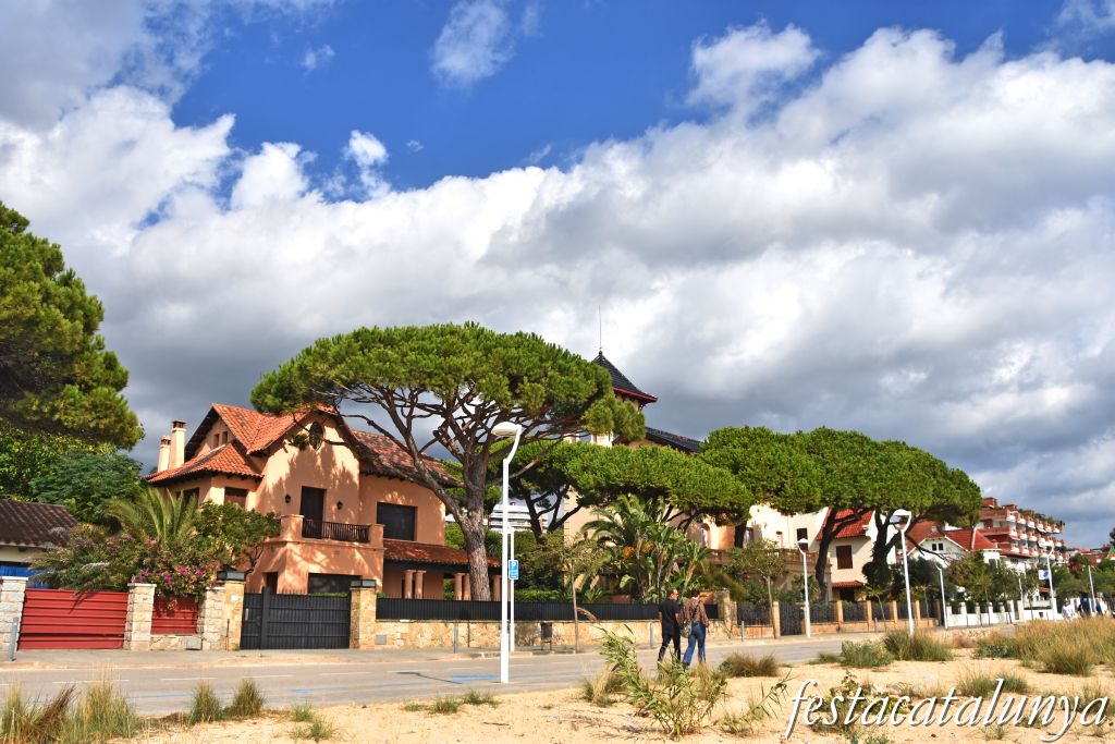 Sant Vicenç de Montalt - Passeig del marquès de Casa Riera - Can Pol