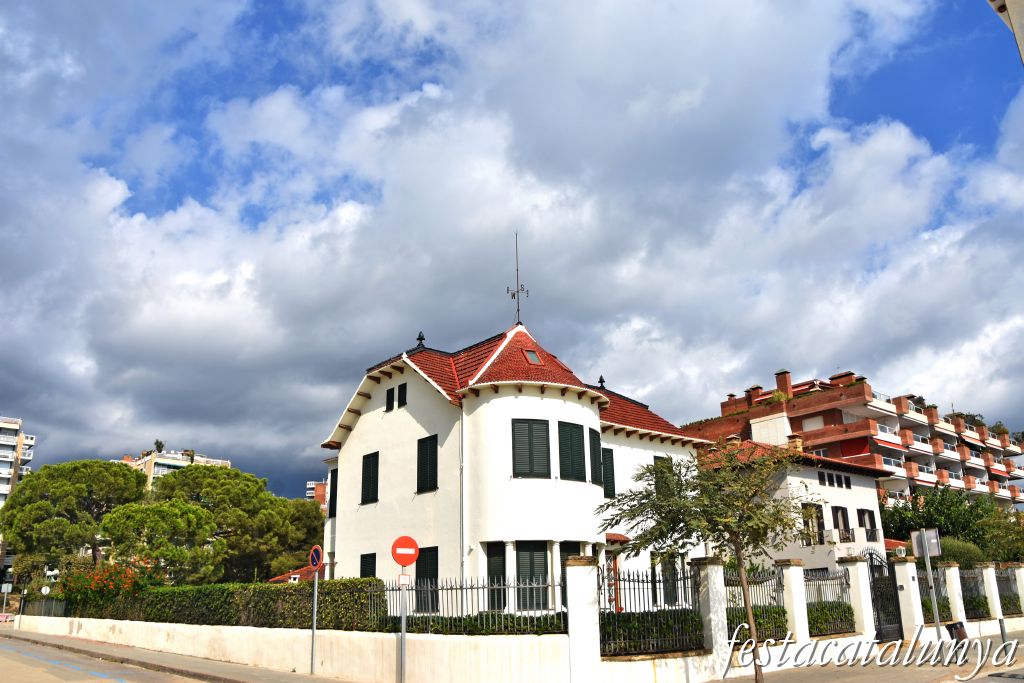 Sant Vicenç de Montalt - Passeig del marquès de Casa Riera - Casa Descamps