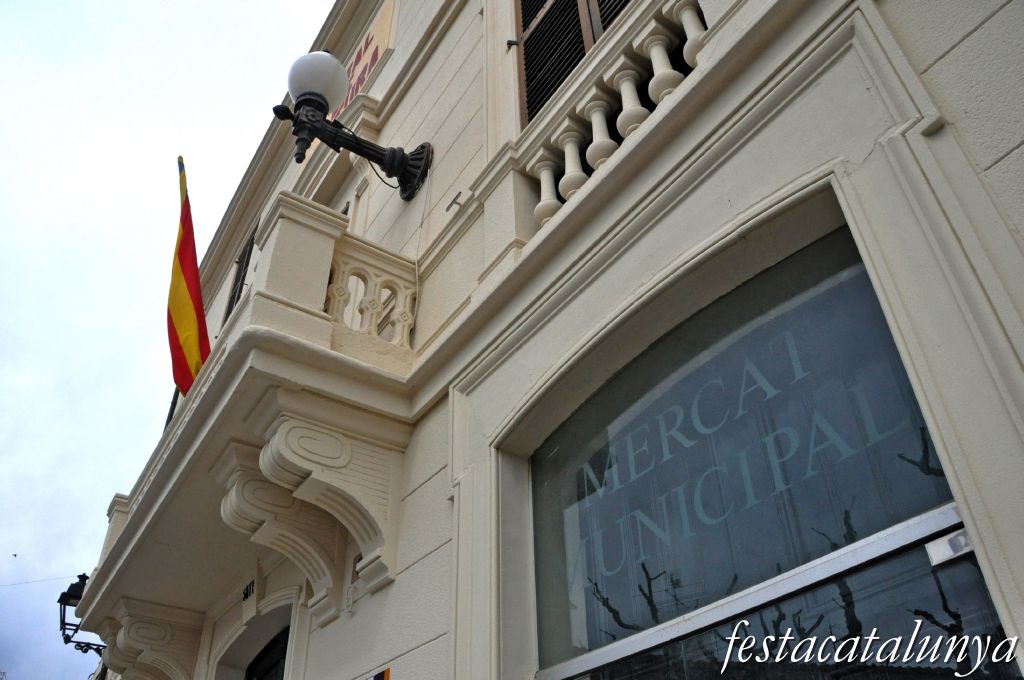 Sant Vicenç de Montalt - Plaça del poble - Antic Ajuntament, actual Casal de Cultura