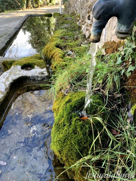 Mont-ral - Font i safareigs de l'Aixàviga