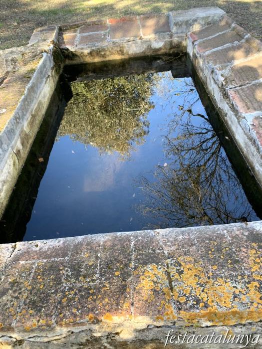 Mont-ral - Font i safareigs de l'Aixàviga