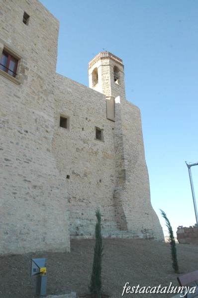 Sant Pere de Montfalcó Murallat a les Oluges