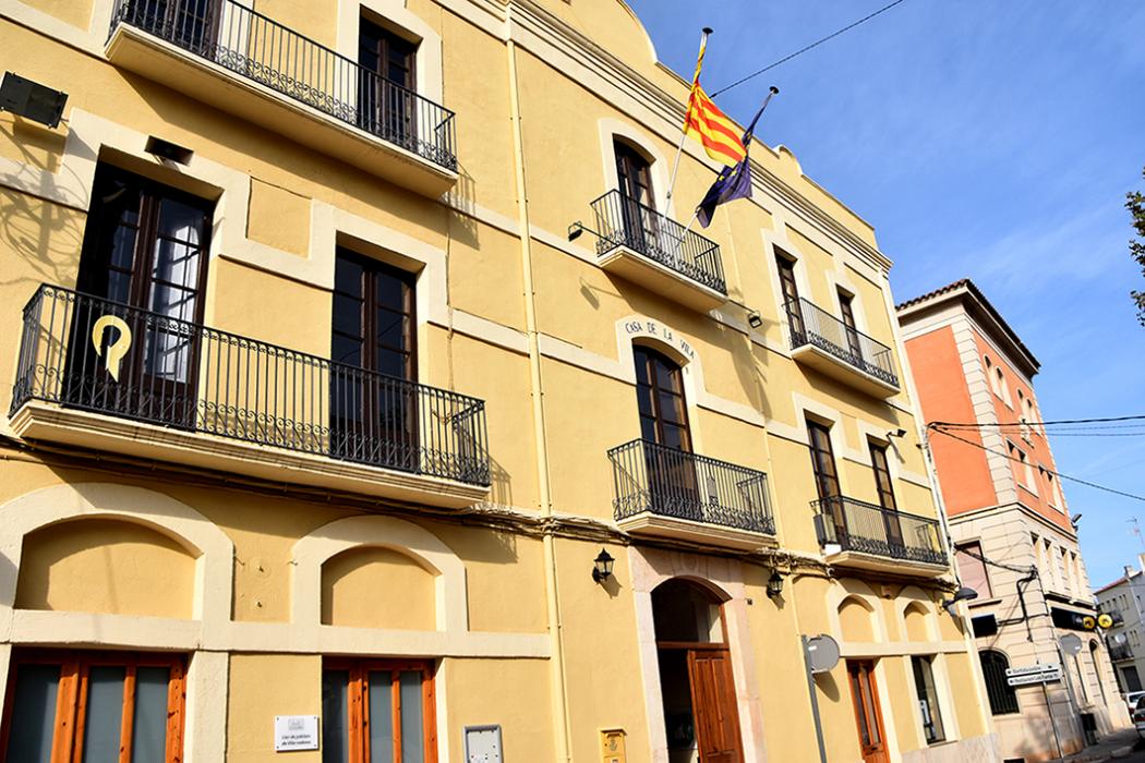 Casa de la Vila i Plaça dels Arbres de Vila-rodona